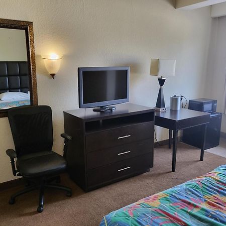 Metro Inn & Suites แจ็กสันวิลล์ ภายนอก รูปภาพ